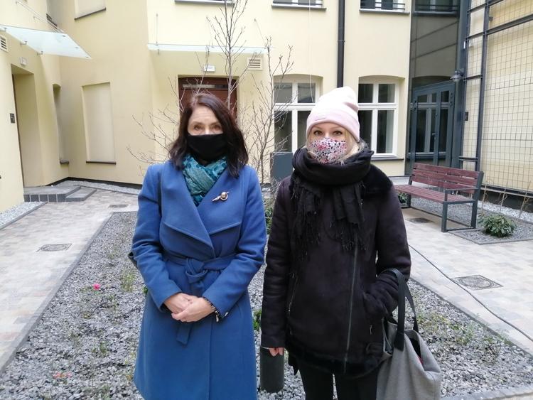 Choć była pełnoletnia, to przez kilka lat mieszkała z córką w domu dziecka. Niebawem wprowadzi się do nowego mieszkania 1 68069 accf5bb03229caaa053e104e73aabde7