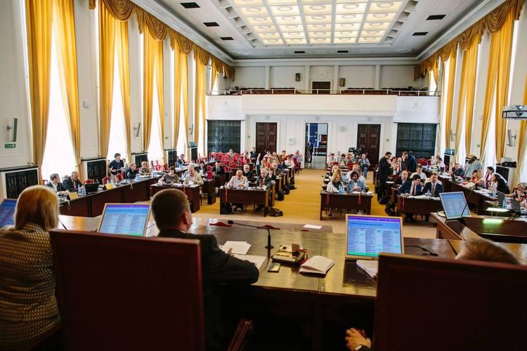 Radni nie będą mogli pracować w spółkach podległych danemu samorządowi? 1 68595 e4e804db1f788a2c37aa823d00fa5e29