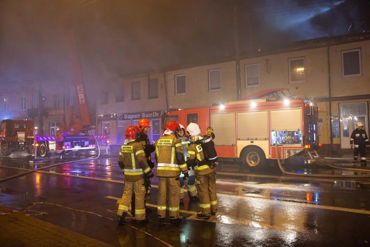 Straty wynikające z pożaru kamienic w Ozorkowie oszacowano na 4 mln zł. Miasto zaproponowało pomoc 1 68655 a8c8137eddb10ba33592c441e147b460