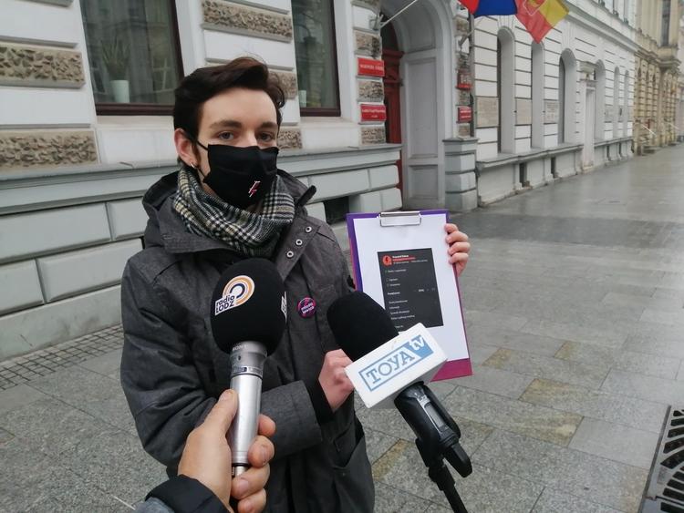 Kolejne głosy w sporze o symbol Strajku Kobiet w awatarze uczennicy liceum 1 69162 b3c3a17dac985a06929f4ea9c69a9a71