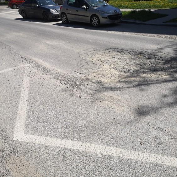Problem dziurawych dróg w Łodzi. Kierowcy zawiadomili prokuraturę, urzędnicy zapowiadają remonty 2 69783 dd2ffb4c6449b173ac9965f052b0bc48