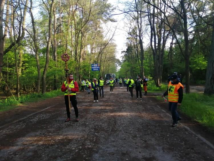 Pielgrzymi z Łowicza wyruszyli na Jasną Górę 1 69943 af245f9018d8e2b2d899eea755d68fbb