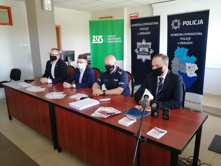 Rusza akcja informacyjna dla seniorów "Bądź czujny. Nie daj się oszukać" 2 70074 d1c173bb9954fd429e7f0da42b316d23