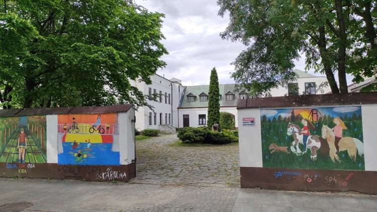 Uczniowie sieradzkiego technikum zaplanują rewitalizację dziedzińca BWA 1 70242 4ec37cca1585276553712a1a5340cdf6