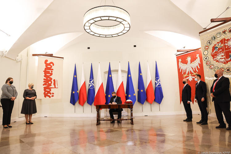 Prezydent Duda ratyfikował Fundusz Odbudowy 1 70309 cf055fe5640b311995b1cb4bbb0f213a