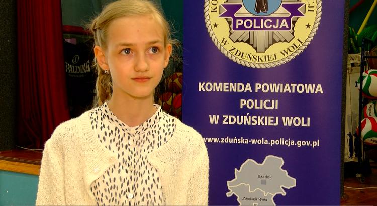 Julia, uczennica jednej ze szkół w Zduńskiej Woli, wygrała policyjny konkurs "Śnieżny Dekalog" 1 70460 aed657cdf1fa37dae75b1f45cb992ee5