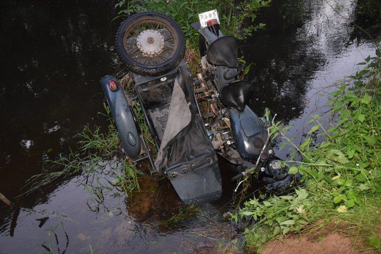 Ciało mężczyzny wraz z motocyklem odnalezione w rzece Czarna 1 70481 8ca4372ffa3790e63094365d8c70ad3d