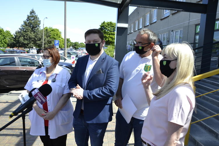 Starosta kutnowski zachęca mieszkańców powiatu do szczepień 1 70570 169e7ec00e586f5d525fd61f7f487c69