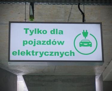 71005 24c8c798fa3d4d81676e33578c6ccc4d