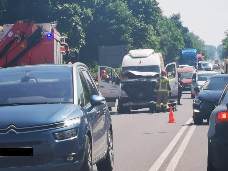 Zderzenie pojazdów na ul. Sienkiewicza w Sieradzu 1 71067 f41261202f258d62dcddd4d5db70b055