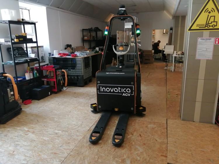 Autonomiczne wózki widłowe | Login 1 71303 096335b136eb63cb9702b2d1acdc3870
