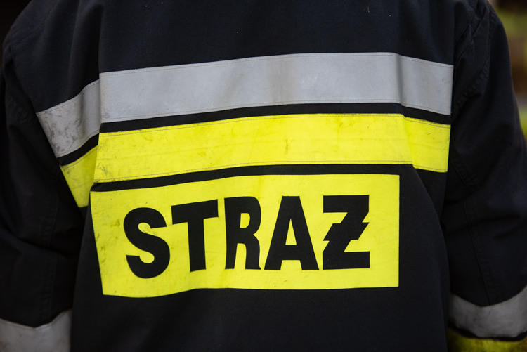 Pożar hali z elektrośmieciami w powiecie bełchatowskim 1 72052 b02f1e6dbdc032be0659a3557dd396e6