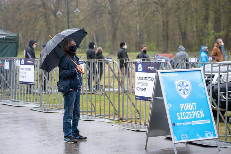 Zaszczepionych wciąż za mało - eksperci ostrzegają przed czwartą falą epidemii 1 72134 50a6d24e8f9fa9ce12290c0d1c50a22e
