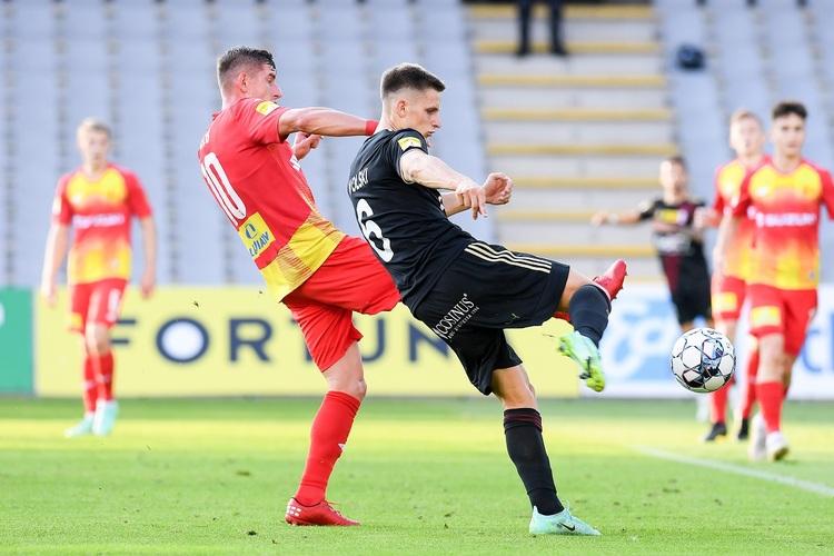 ŁKS postraszył lidera z Kielc, ale do Łodzi wraca bez punktów 4 72353 b03db7f8ff7cf9684a469aa3337b5a4b