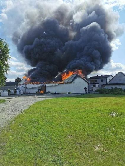 Spłonął magazyn z hulajnogami elektrycznymi w pow. sieradzkim 1 72449 fd8070ff8da97349493a627482ab1a09