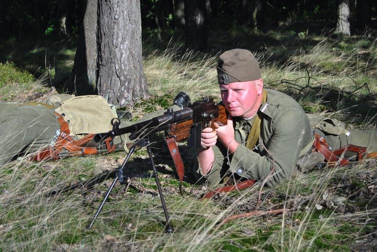 Odsłonięcie tablic historycznych w lesie pod Sieradzem 1 72636 9bbae495c84b4c0d898749e7d37c840b