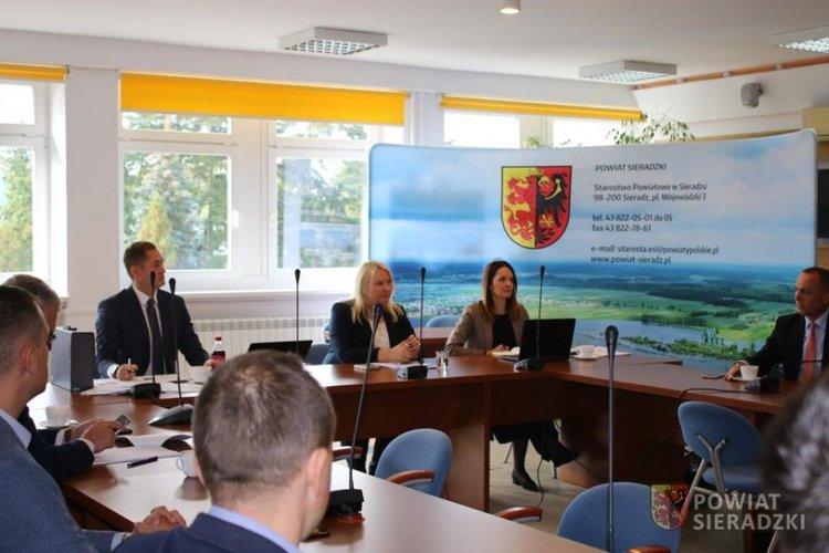 Sieradzkie+ szansą dla gmin na większe pieniądze na najpotrzebniejsze inwestycje 1 73097 0003b52a693d720051d1385563f41a21