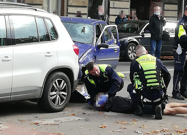 Policyjny pościg ulicami Łodzi. 18-letni kierowca uciekał, ponieważ nie miał prawa jazdy 1 73665 de3648d70f06a951e19bd266aa7f8579