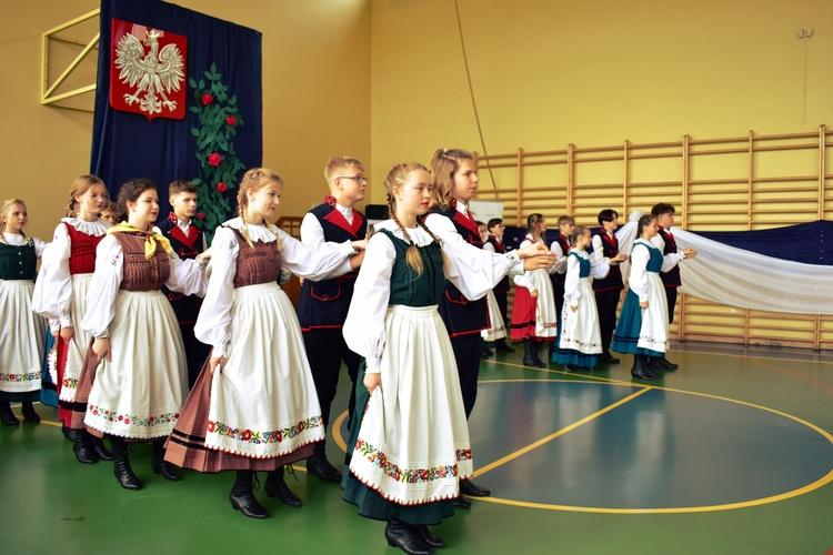 Święto nauczycieli w Centrum Rozwoju Edukacji w Sieradzu 1 73708 61d0b6cbefa62bd790d6351f1e8252f1