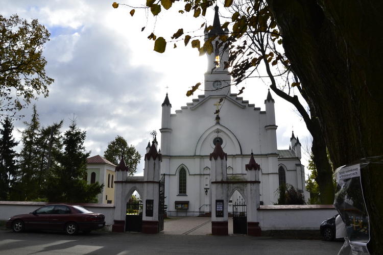 Proboszcz z Krośniewic organizuje zbiórkę dla migrantów 1 73939 30b911409f929b67bcd864e17674165d