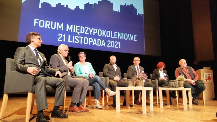 O mieście z mieszkańcami wielu pokoleń - Forum Międzypokoleniowe w Zduńskiej Woli 1 74772 f5b90861b741138e99608f1ef5cb69ed
