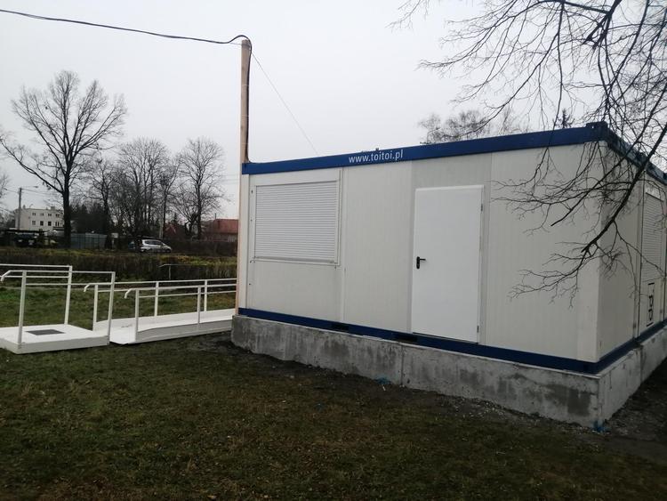 W Łowiczu stanął tymczasowy dworzec kolejowy. Będzie obsługiwal pasażerów przez 2 lata 1 75070 de005949434854ff9c66cfdc0968f019