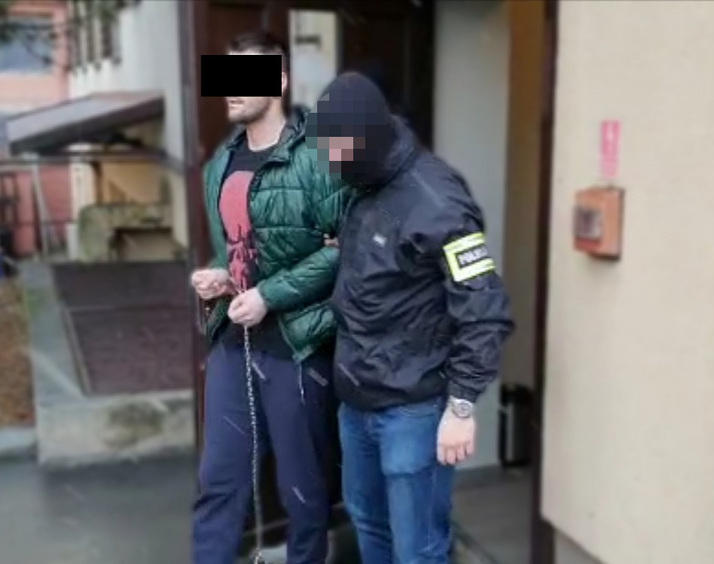 Napad z nożem w ręku na jedną z łódzkich stacji LPG. Sprawcy zatrzymani 1 75959 34f87979cf4f99f500414e95f12b4b9d