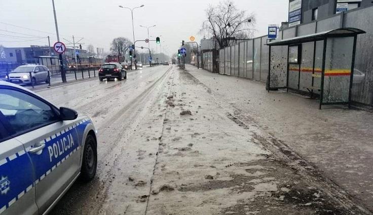 23-latek zabrudził jezdnię. Został ukarany mandatem 1 76427 58c945273dad7efcfe4dc91438745ed6