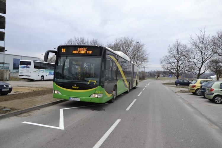 Dobra wiadomość dla pasażerów "dziesiątki". Starosta zgierski dołoży pieniądze na funkcjonowanie linii autobusowej 1 76552 1362df914c95eb1971866265c9697d65