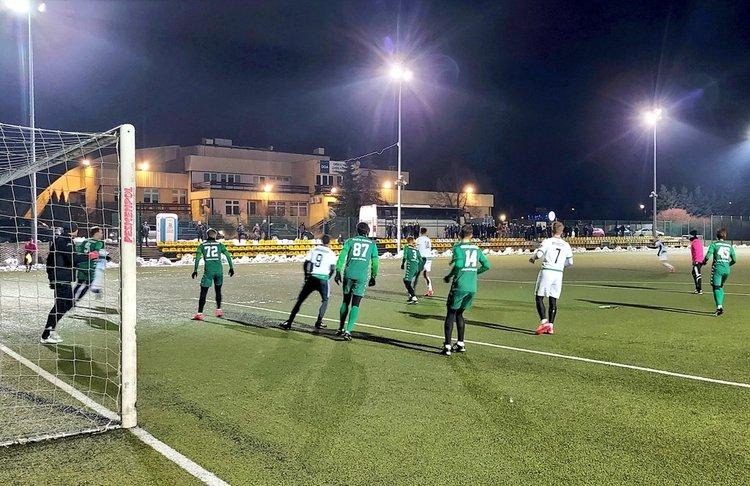 Sparingowa porażka GKS-u Bełchatów. Warta Sieradz zagrała na "piątkę" 1 76560 09dbc5262b5e37fd8464c984e1b77671