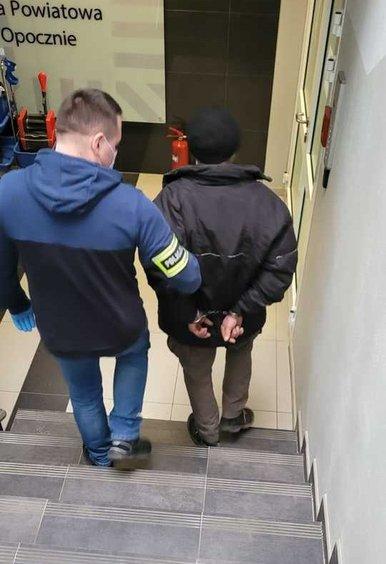 Cmentarni złodzieje w rękach opoczyńskiej policji 2 76718 f6c81e8a178c9f61bd08865a86f26ad2