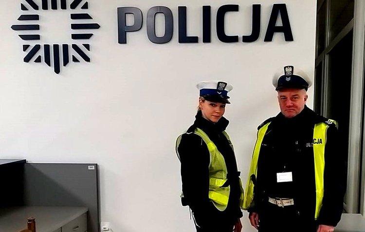 Policjanci z piotrkowskiej drogówki uratowali życie 7-miesięcznemu dziecku 1 77312 e6bbb709a41a98f9b1ae63d1968b7b4b