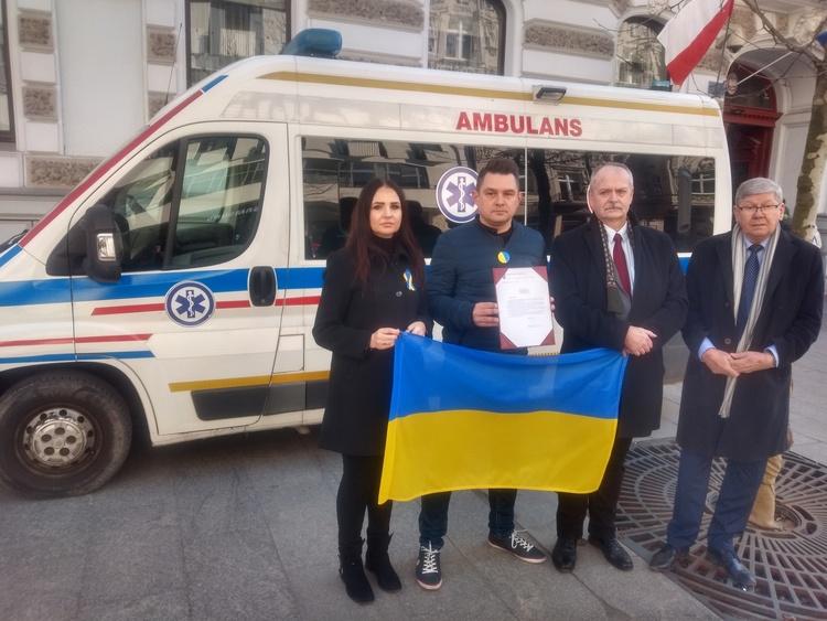Łódź odpowiada na apel Lwowa. Trwa zbiórka pieniędzy na zakup karetek dla Ukrainy 1 77459 7d116d28ab9473fd1ffe1081dd82768c