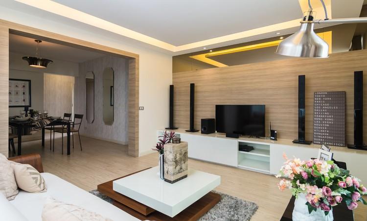 Panel samoprzylepny na ścianę: pomysł na zagospodarowanie pustej ściany w salonie 1 77547 313b34a3cf18aed2cbd2f74f70f6a41d