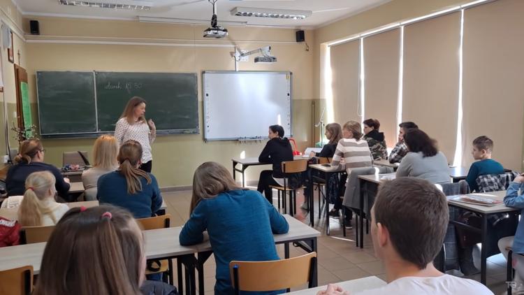 Lekcje języka polskiego, zbiórki na przybory dla ukraińskich dzieci - bełchatowskie szkoły też pomagają 1 77774 bbac241b3c063cbb9553382449a65cdf