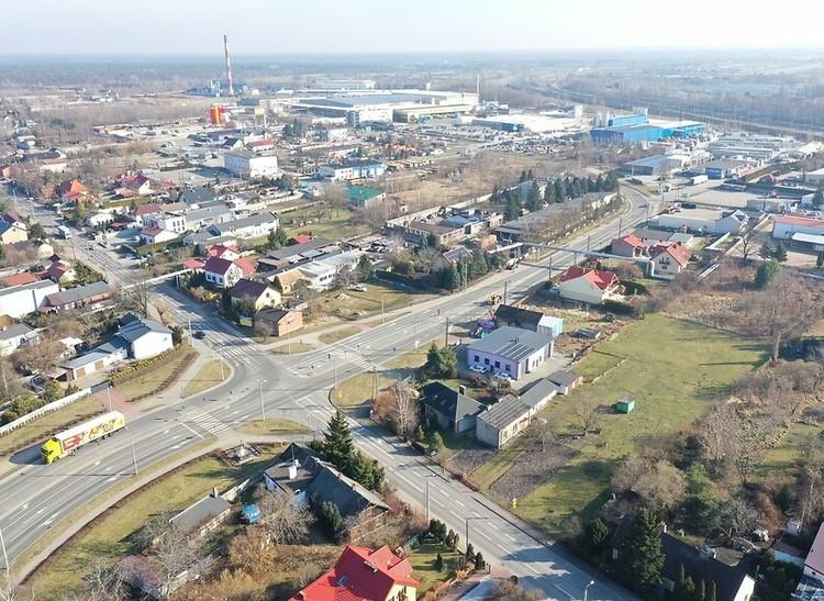 Ruszyła przebudowa Czerwonej w Skierniewicach. Kierowcy mają problemy z jazdą w okolicach zamkniętego skrzyżowania 1 77944 f881f1a76ef463da184511f1256b798f