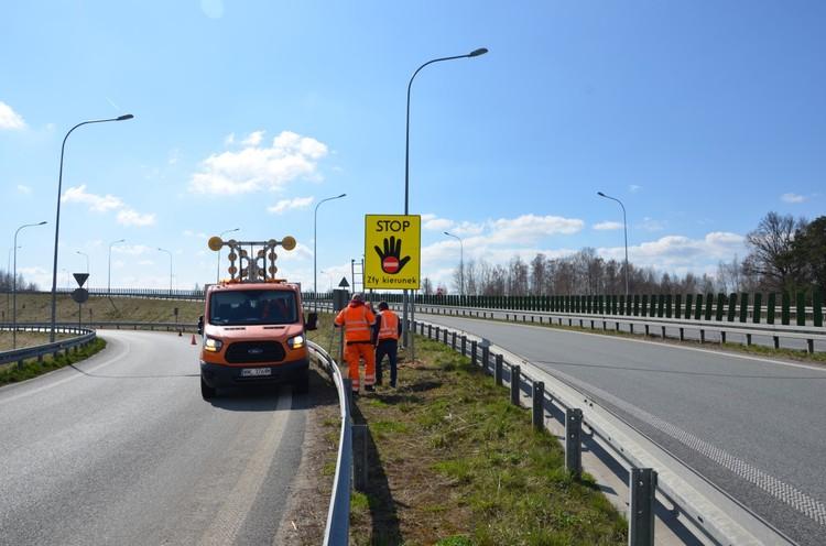 STOP - Zły kierunek. Nowe znaki ostrzegają kierowców przed wjechaniem na drogę pod prąd 2 78194 c483d52c9639311d7eba280a572db170