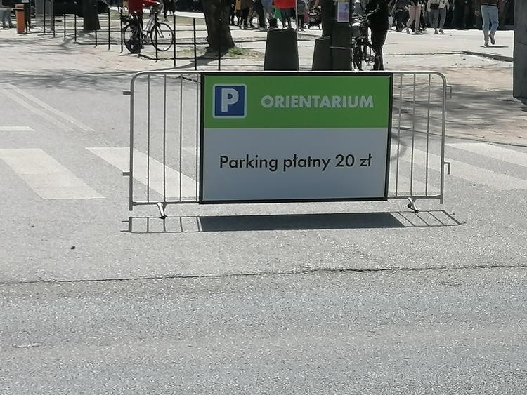 Nie ma gdzie zaparkować pod Orientarium, stąd ogromne korki. Alternatywą parking za 20 zł 7 78639 c18c35550f5872122be7418998d2acdf