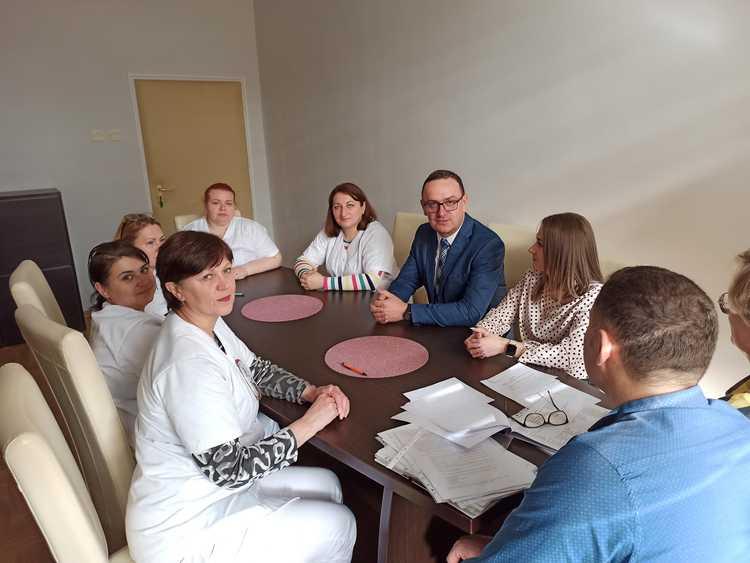 Staże w sieradzkim "Bankowcu" dla kobiet, które uciekły przed wojną w Ukrainie 1 78661 e5271a3812c485b452885a4972040db7
