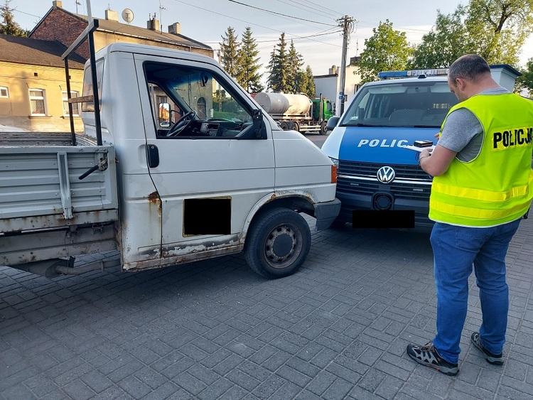 Radomsko: pijany kierowca wjechał w radiowóz 1 79014 db0579eaea1cbadfe816fa2e8eb9dfd9