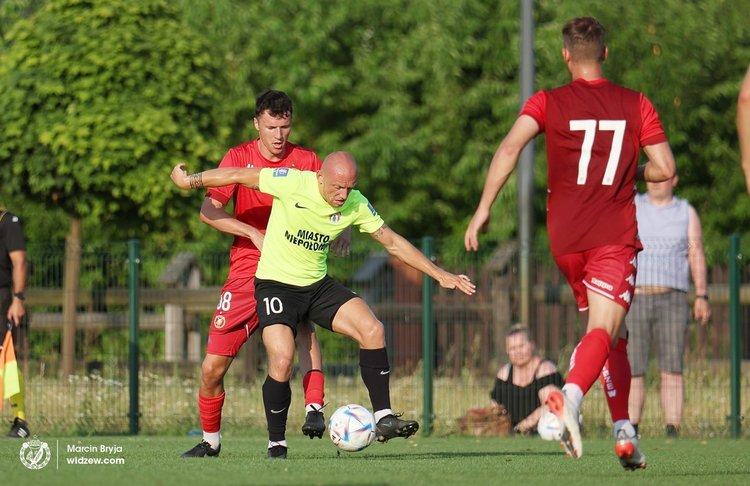 Guzdek trafia w końcówce. Widzew wygrywa sparing z Puszczą 1 80201 40df69e53a12e5dc32e47cfdbce7303d