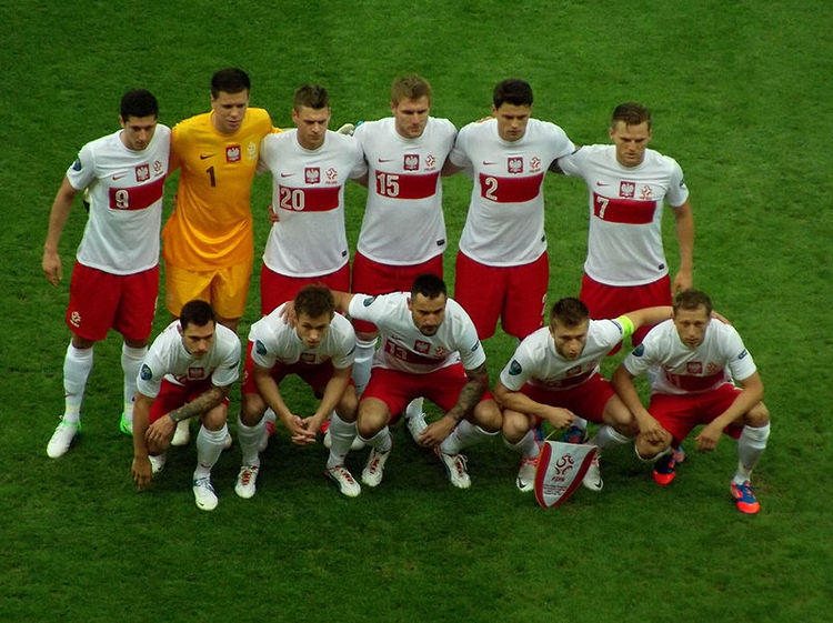 EURO 2016. Polacy poznali rywali w kwalifikacjach 1 media W1siZiIsIjIwMTQvMDIvMjMvMjlremoyd2Rsa19Qb2xza2Ffa2FkcmFfd2lraXBlZGlhLmpwZyJdLFsicCIsInRodW1iIiwiNzUweDU2ND4iXSxbInAiLCJlbmNvZGUiLCJqcGciLCItcXVhbGl0eSA3NSAtc3RyaXAiXV0 064a2874504dfc3d Polska kadra wikipedia