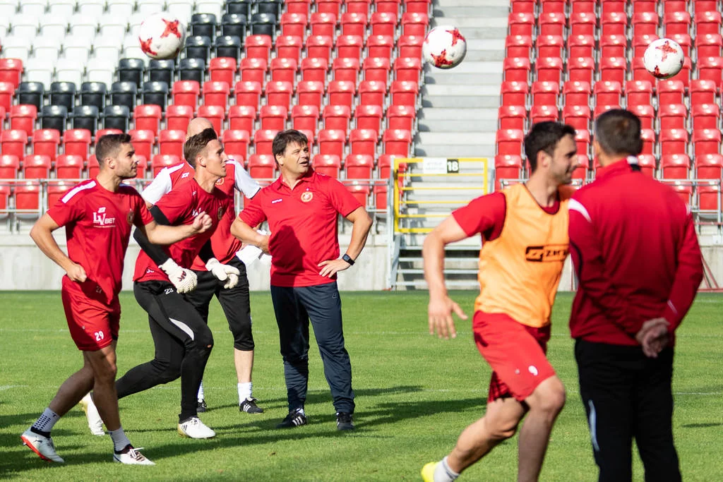 Nowy trener Widzewa Łódź poprowadził pierwszy trening  [ZDJĘCIA]