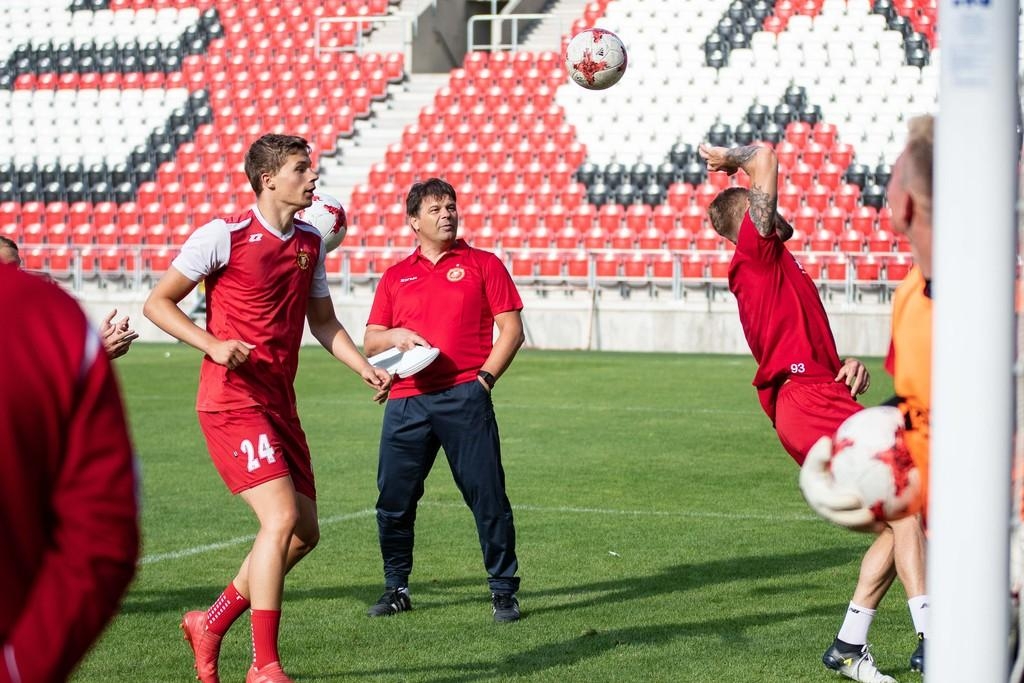 Nowy trener Widzewa Łódź poprowadził pierwszy trening  [ZDJĘCIA]