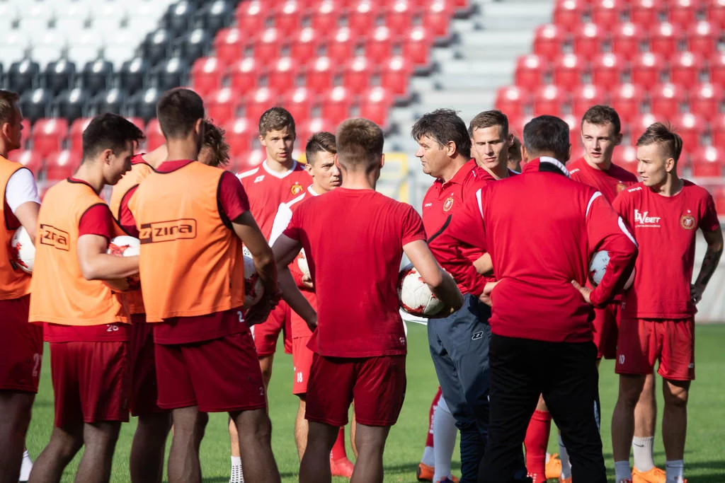 Nowy trener Widzewa Łódź poprowadził pierwszy trening  [ZDJĘCIA]