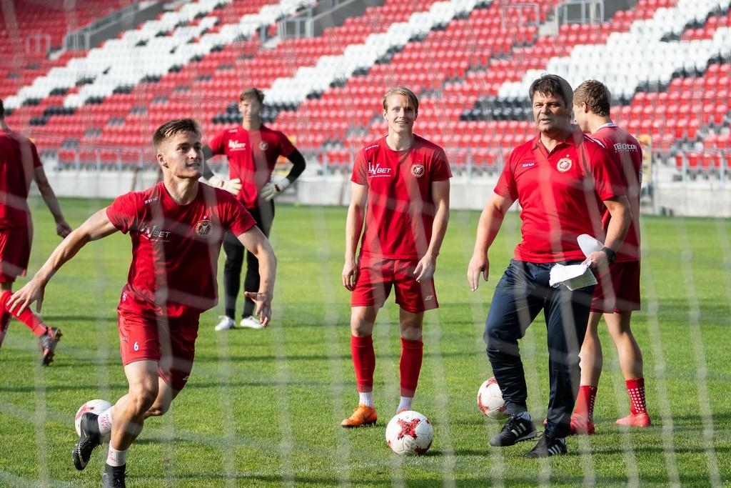 Nowy trener Widzewa Łódź poprowadził pierwszy trening  [ZDJĘCIA]