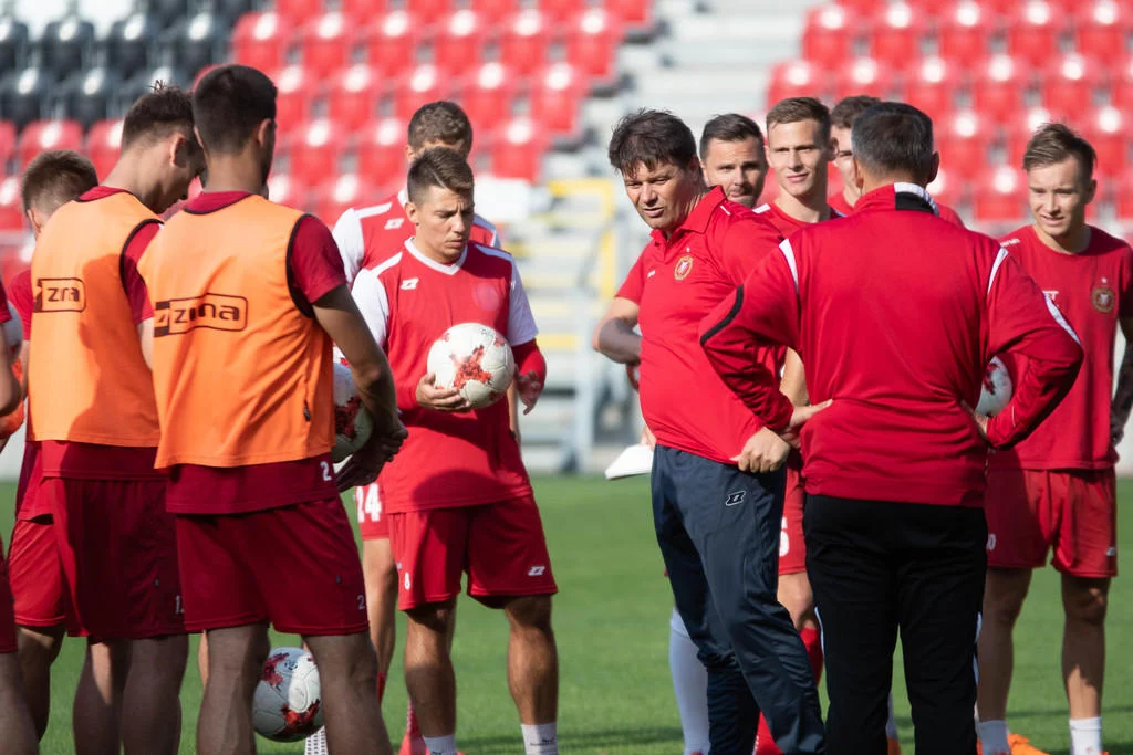 Nowy trener Widzewa Łódź poprowadził pierwszy trening  [ZDJĘCIA]