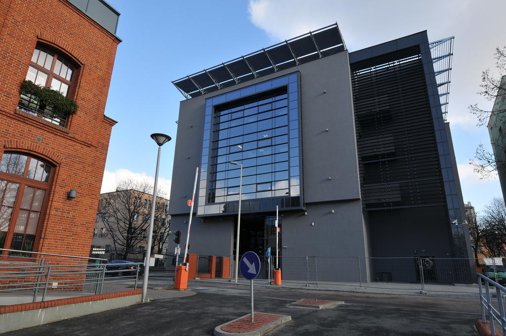 Najnowocześniejsze laboratoria | Szkiełko i oko 1 Najnowocześniejsze laboratoria | Szkiełko i oko