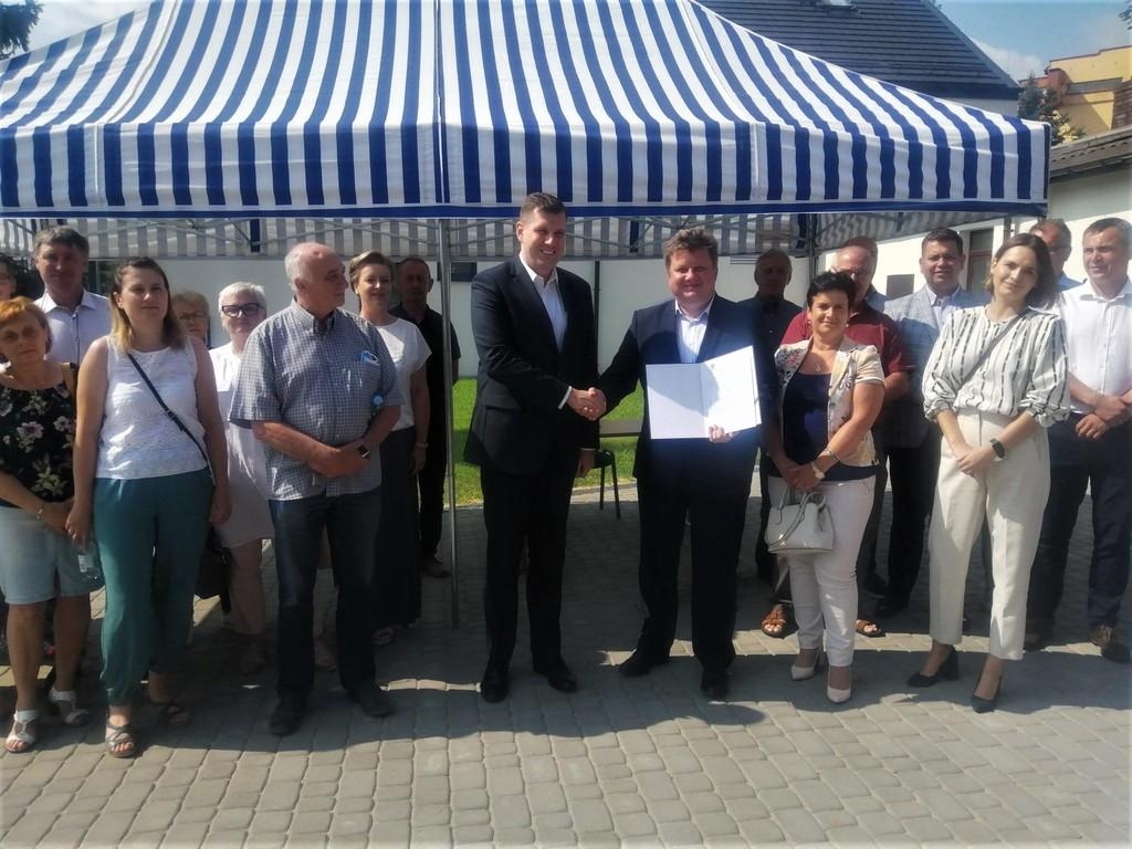 Rogów: projekt kanałów ściekowych na etapie realizacji 1 Rogów: projekt kanałów ściekowych na etapie realizacji