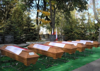 Na Dołach pochowano ofiary terroru niemieckiego i komunistycznego